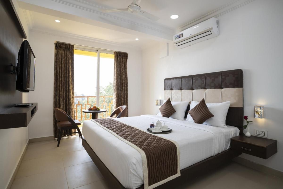 Sairaj Beach Resort Calangute Ngoại thất bức ảnh